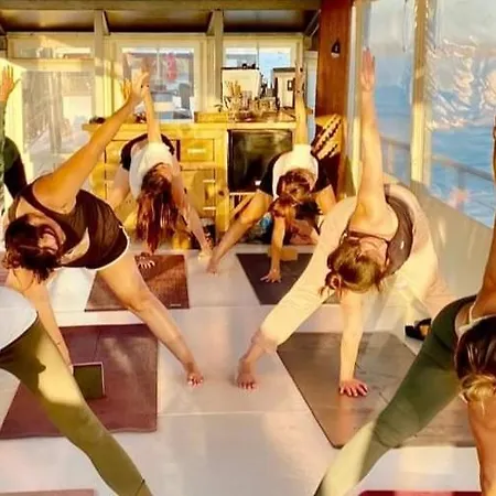 Peniche Alphonsia Maria Ботель *