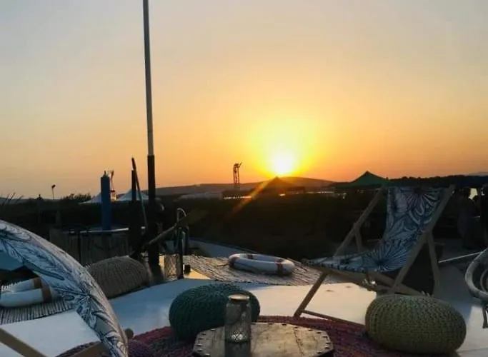 Peniche Alphonsia Maria Botel